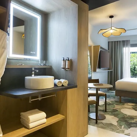 Sowell Arena Hotel