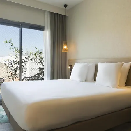 Hotel Sowell Arena