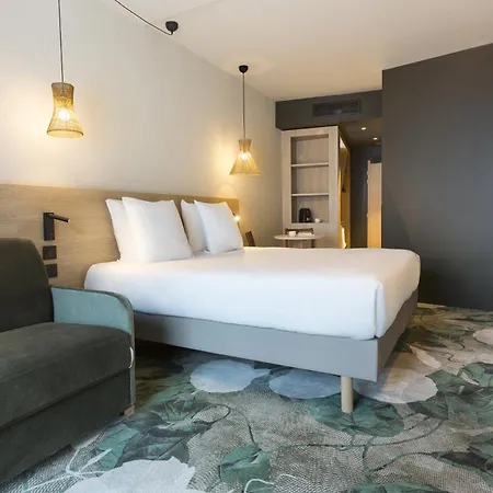 Sowell Arena Hotel
